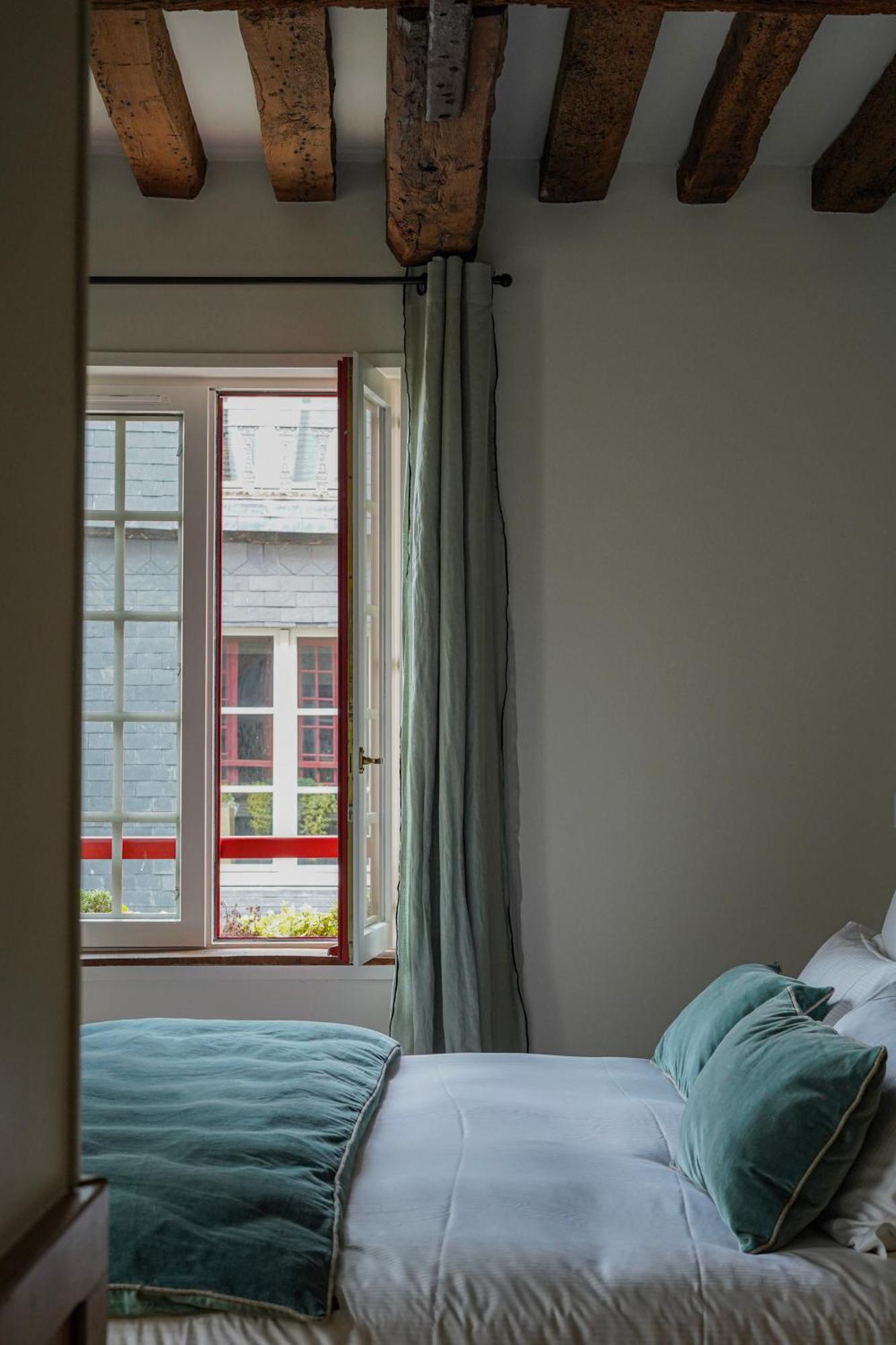 L'Absinthe Hotel องเฟลอร์ ภายนอก รูปภาพ