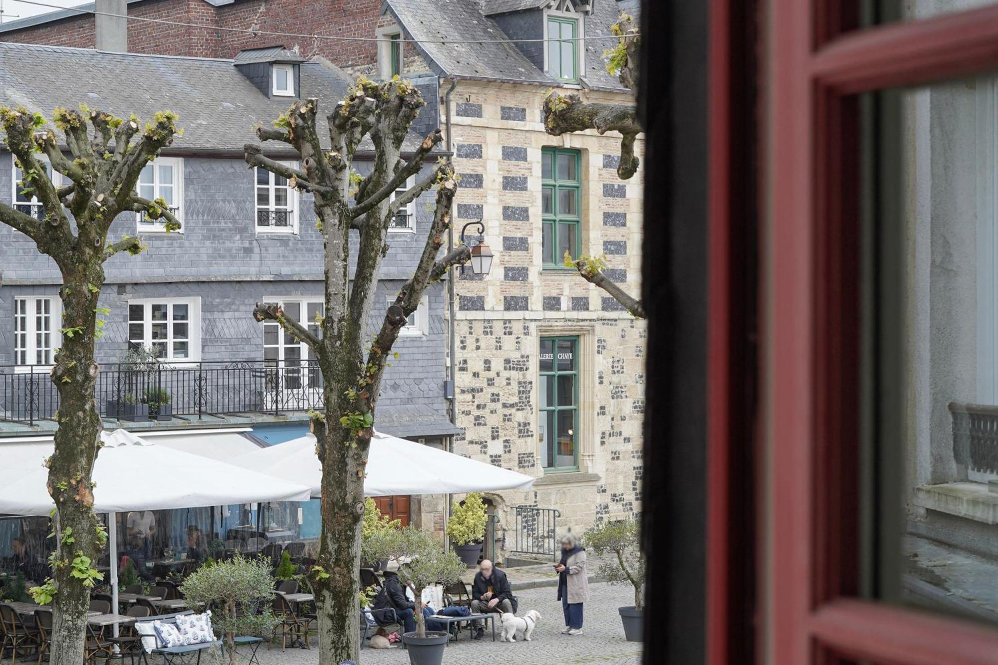 L'Absinthe Hotel องเฟลอร์ ภายนอก รูปภาพ