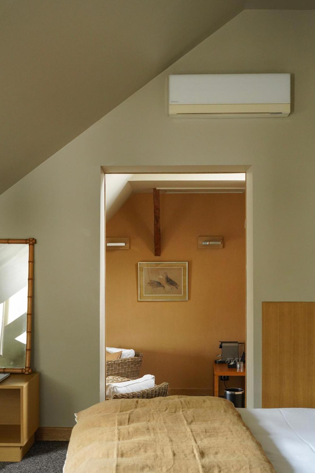 L'Absinthe Hotel องเฟลอร์ ภายนอก รูปภาพ