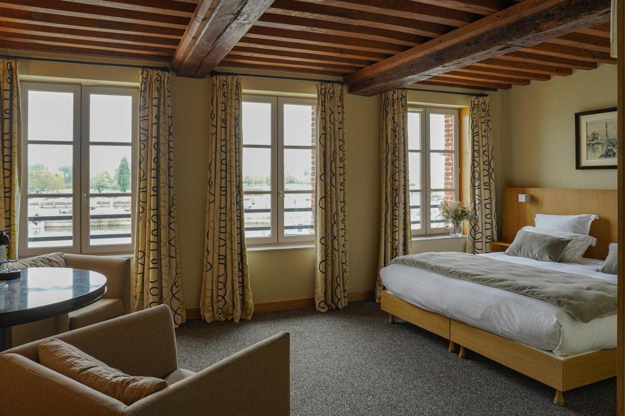 L'Absinthe Hotel องเฟลอร์ ภายนอก รูปภาพ